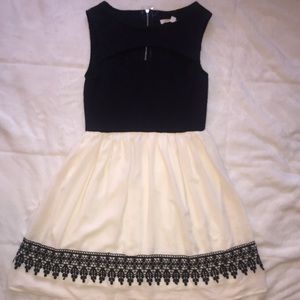 Cute dress NWT! Exposed zipper 👗👗👗⭐️⭐️⭐️⭐️⭐️